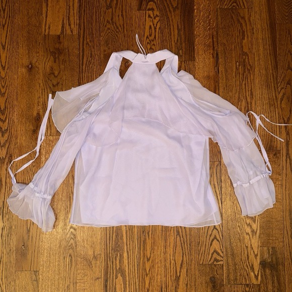 NWT Alice And Olivia Blayne Cold Shoulder Ruffle Blouse Lilac Silk Women's M - Picture 4 of 8